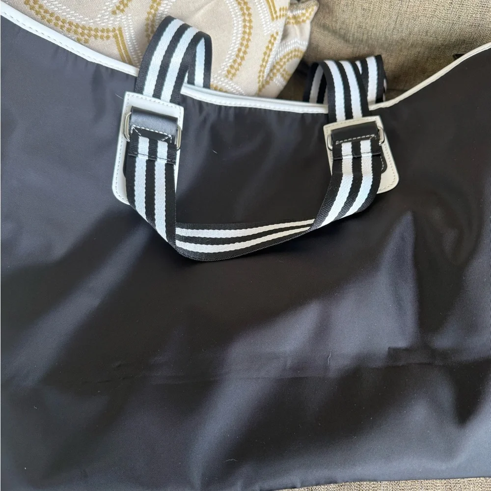 Chanel GWP black and white Tote Bag NWT - Picture 3 of 6